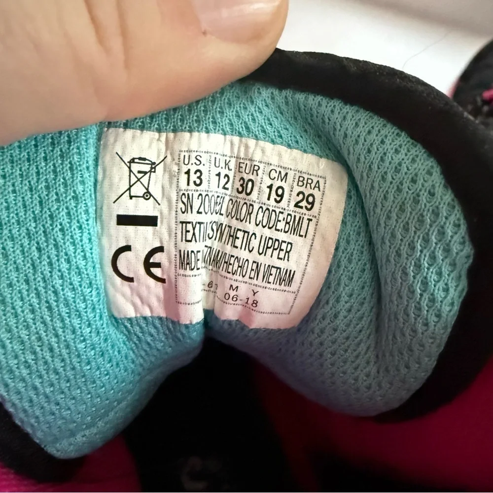 Skechers Lumi-Luxe Little Kids' Black and Pink Patterned Winter Boots Size 13